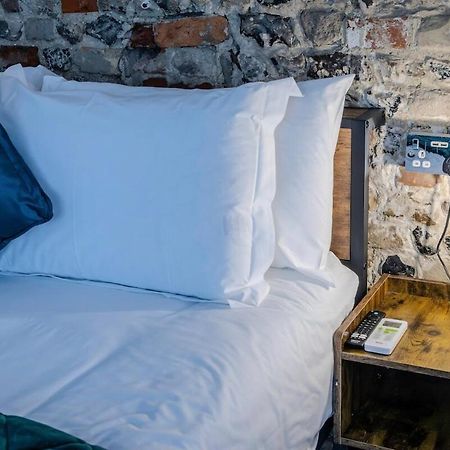Aparotel Serviced Apartments - Stonehenge, Amesbury Town Centre ภายนอก รูปภาพ